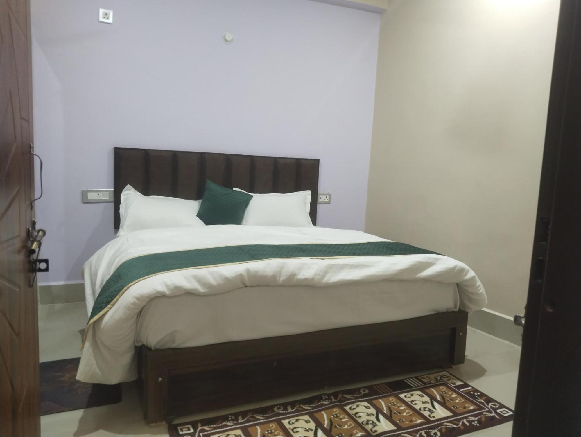 Dixit Residency Otel Vrindāvan Dış mekan fotoğraf
