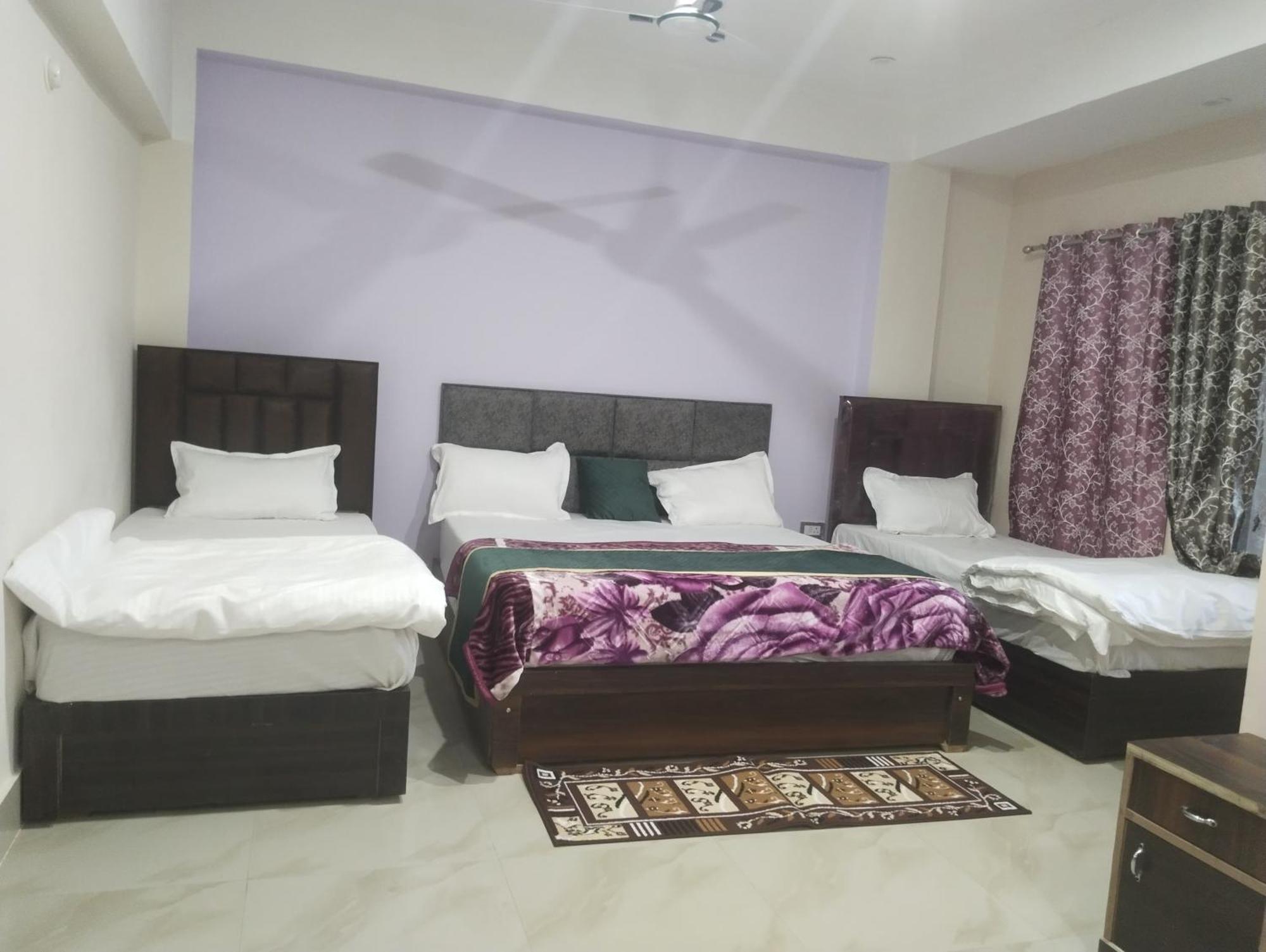 Dixit Residency Otel Vrindāvan Dış mekan fotoğraf