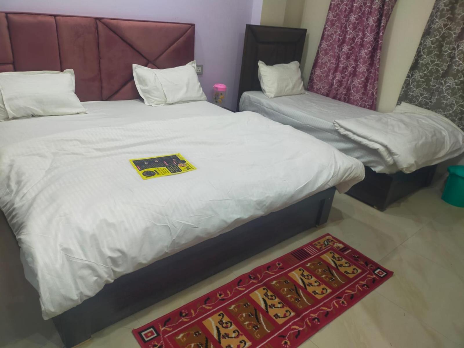 Dixit Residency Otel Vrindāvan Dış mekan fotoğraf