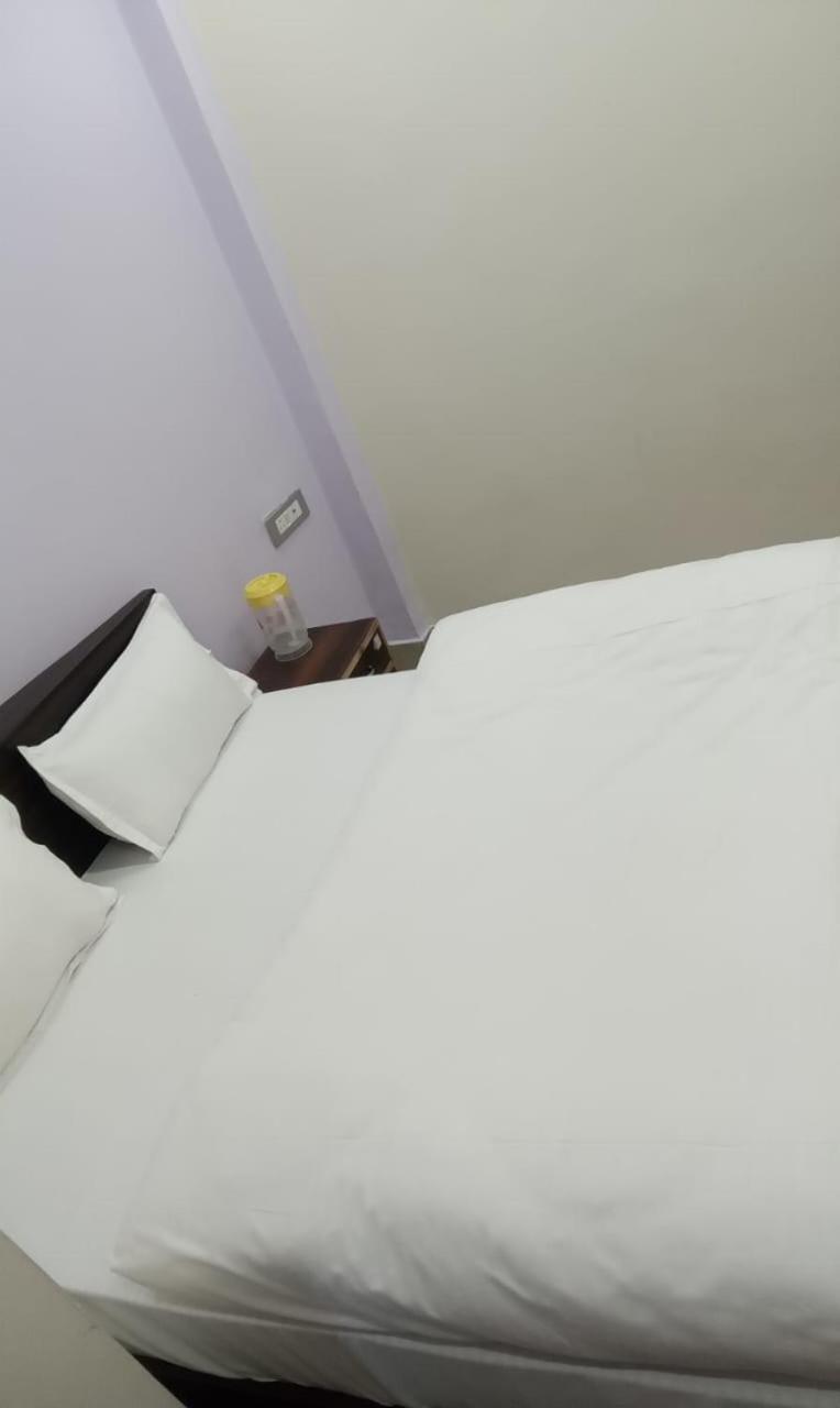 Dixit Residency Otel Vrindāvan Dış mekan fotoğraf