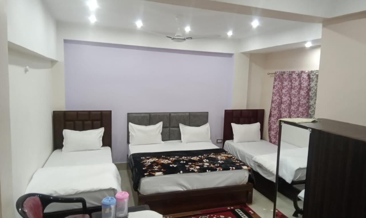 Dixit Residency Otel Vrindāvan Dış mekan fotoğraf